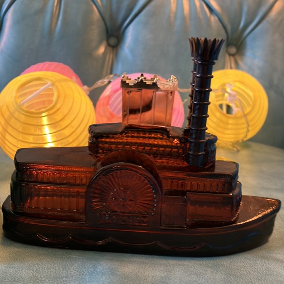 Avon “Side Wheeler” Bottle - Picture 4 of 9